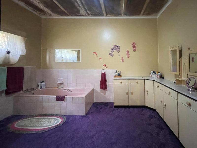4 Bedroom Property for Sale in Albertinia Western Cape